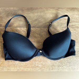 Triumph 36b tshirt bra 2for1 item- Body makeup essentials